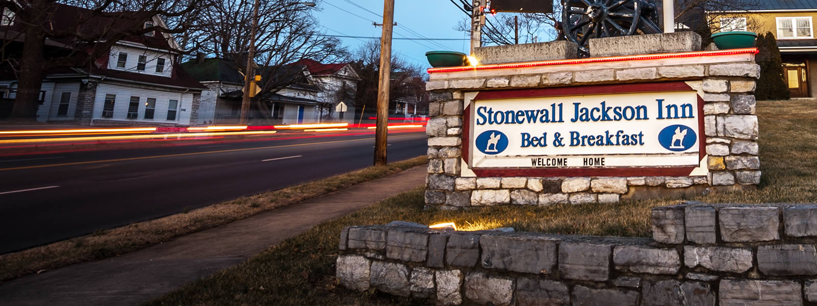 Stonewall Jackson Inn - Sign